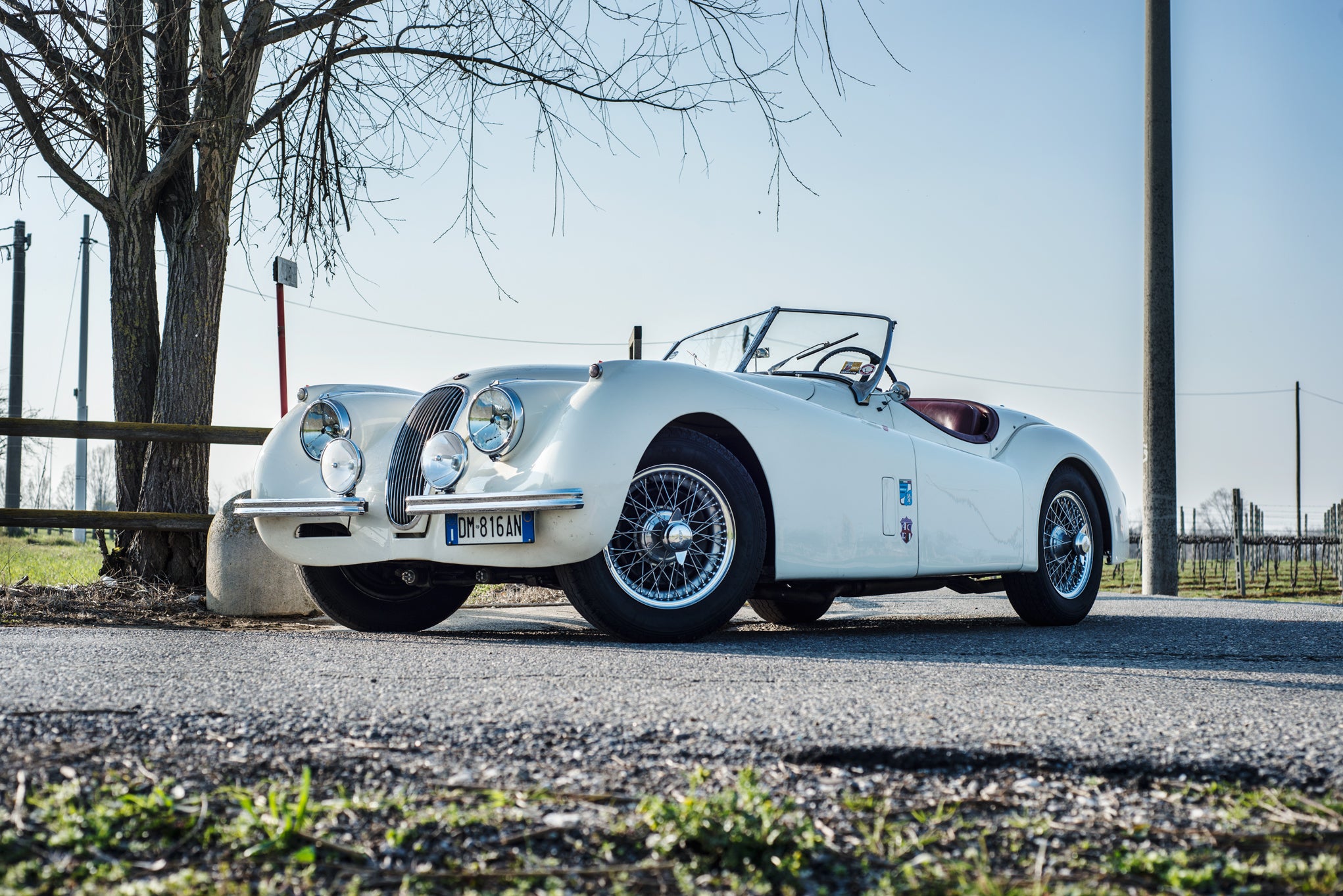 Jaguar XK120: the luxury of speed – THE OUTLIERMAN