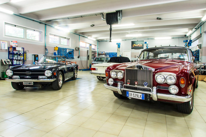 The Gentleman Driver's Diary: driving around Italian castles with two queens of British style
