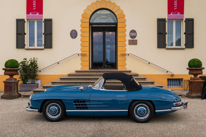 Storie di Eleganza: la Mercedes-Benz 300 SL Roadster del 1960 di Claudio Capelletti