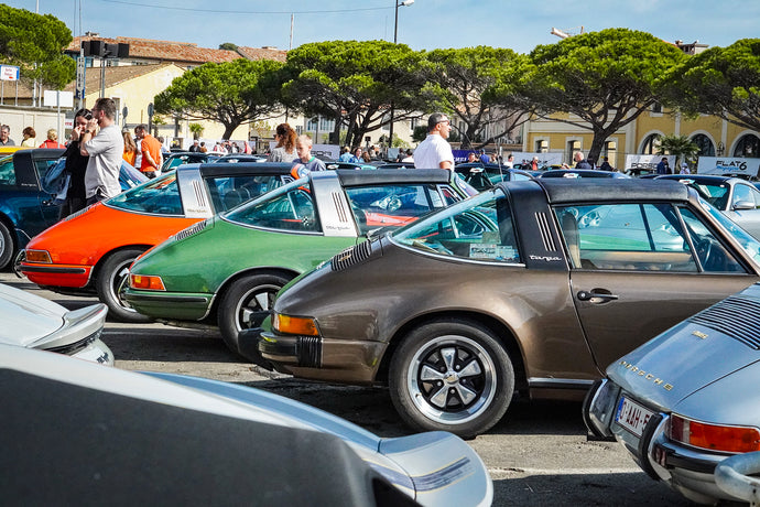 Sole, mare e porschisti: il Porsche Paradis di Saint-Tropez