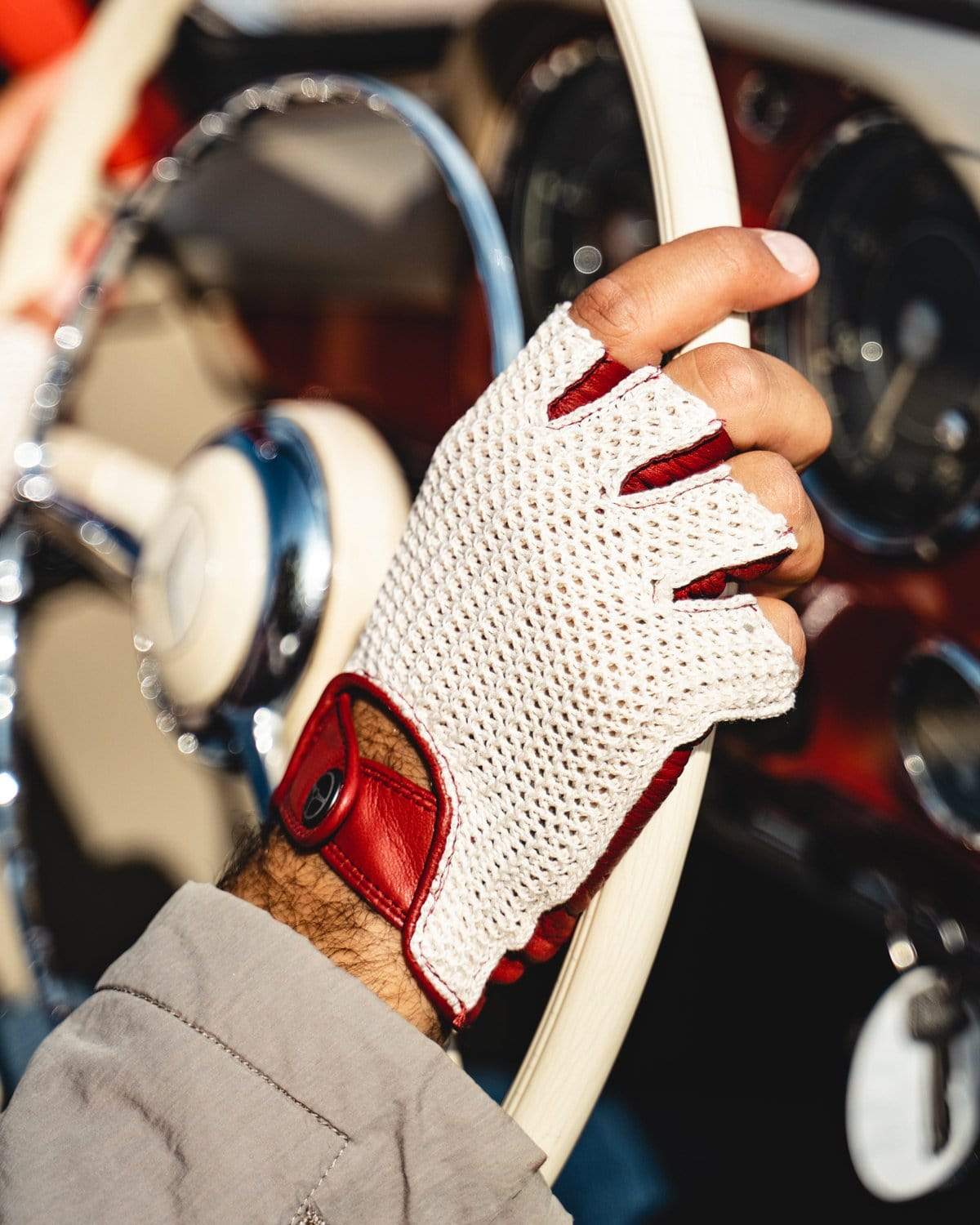 Heritage Fingerless Stringback Driving Gloves Red THE OUTLIERMAN